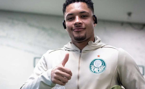 Com Abel e sem Vitor Roque, Palmeiras encara Fluminense