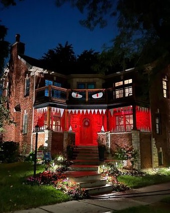 68ecfa6af3cf6 scary exterior halloween decorations 700.jpg