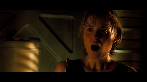Pitch Black (2000) Director's Cut 4320p HDR Ai Upscale Screenshot11 Mesc.png