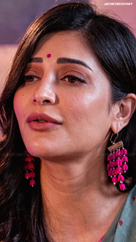 shruti 789564345802.jpg