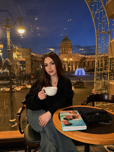 Люди замечают, что ты меняешь к ним отношение, но не замечают, что порой они сами являются причи.jpg