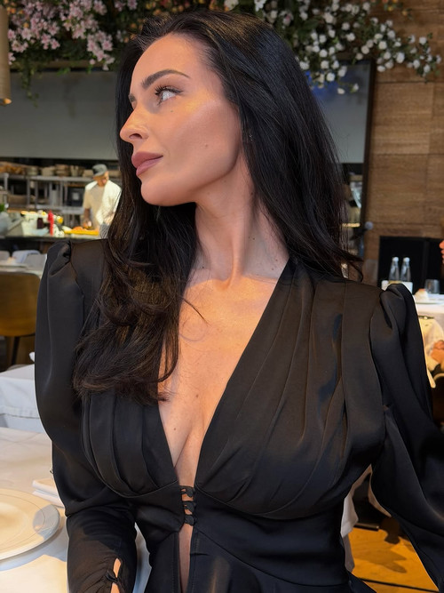 Вчера был красивый показ новой коллекции @sobright dress Как вам образ 🐈 ⬛.jpg