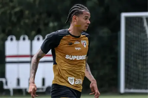 Volante avança em recuperação e retorno ganha força no São Paulo