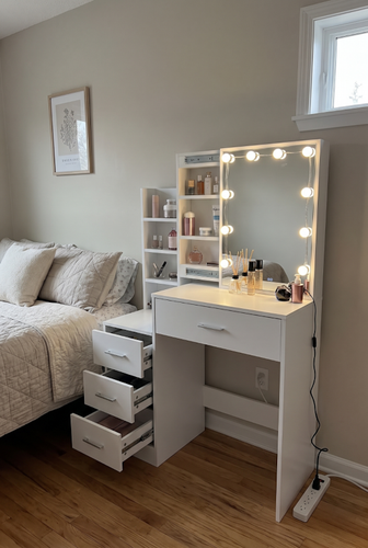 Why Every Getting-Ready Corner Needs a Vanity Table with Mirror and Lights.2