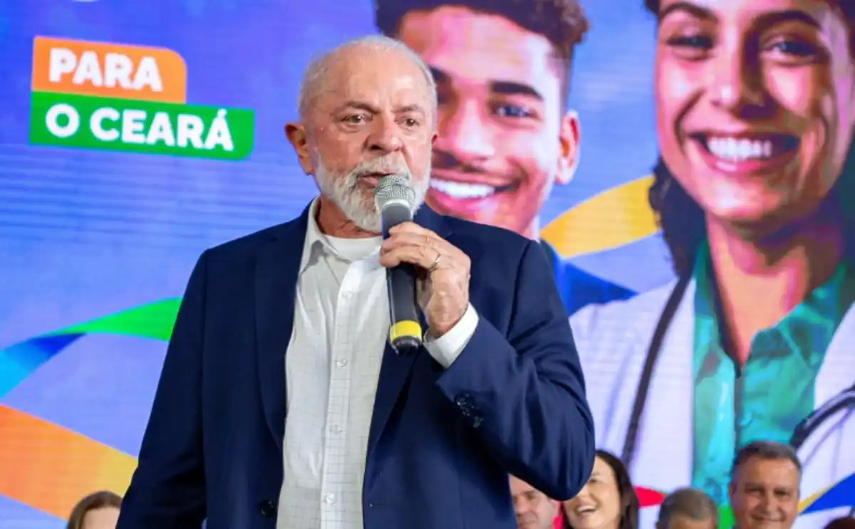 Em comício no Ceará, Lula convoca mulheres e idosos a votarem contra o retrocesso e a barbárie
