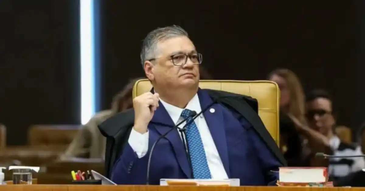 Flávio Dino aciona Fachin para apurar decisões de precatórios ligados ao Banco Master