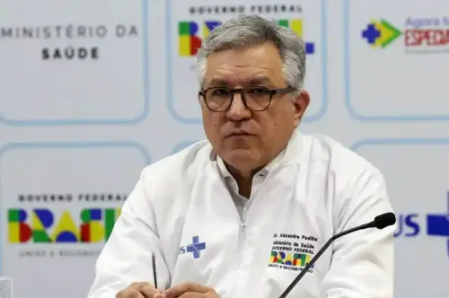 "Repugnante": Padilha desmascara armação de Nikolas para associar campanha de prevenção ao câncer a abuso infantil