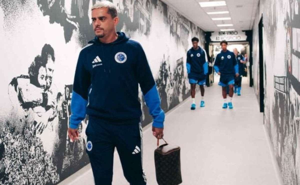 Cruzeiro prioriza reformulação nas laterais e avalia futuro de jogadores-chave para 2027