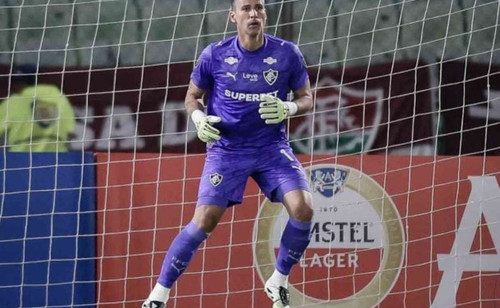 Fábio completa 46 anos como ícone do futebol brasileiro e recebe homenagens de Fluminense e Cruzeiro