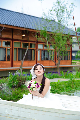 MZn6nZ2DR8EBarNb.jpg
