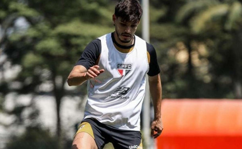 Bobadilla pode reestrear no clássico contra o Santos após lesão