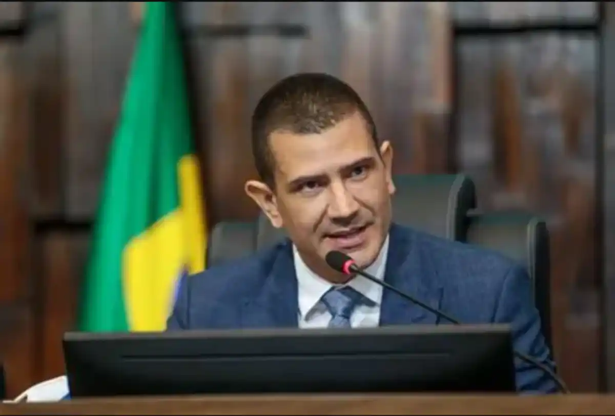 MPRJ investiga Douglas Ruas por suspeita de lavagem de dinheiro e peculato