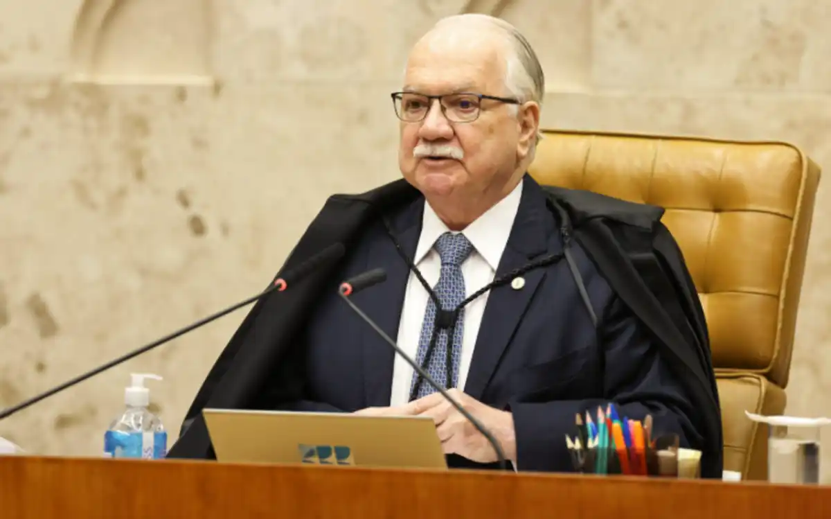 "Sem exceção de pessoa": Fachin cobra da PF dados sobre ministros no caso Banco Master