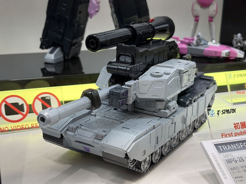 MPG 25 Megatron Style Gen 13.jpg