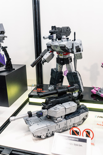 MPG 25 Megatron Style Gen 01.jpg
