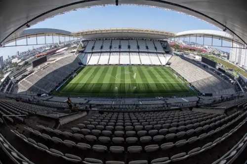 Corinthians paralisa pagamento com a Caixa e propõe novo acordo pela Arena