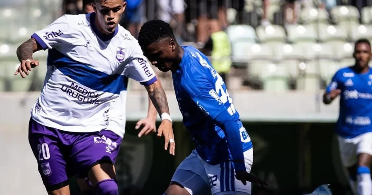 Lesões preocupantes cercam Neyser e desafiam planos do Cruzeiro sob comando de Artur Jorge