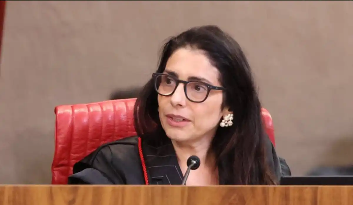 Estela Aranha enfrenta agressão da Globo após barrar debate farsesco