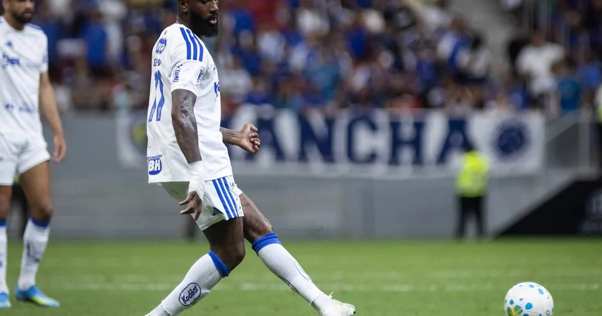 Desempenho irregular de Gerson gera debate entre torcida e comissão técnica no Cruzeiro