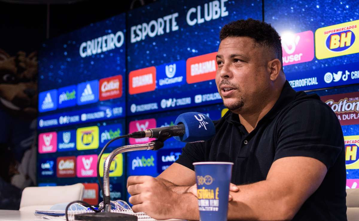 Empréstimo de R$ 28 milhões ao Cruzeiro destaca conexões entre Ronaldo e banqueiro Vorcaro