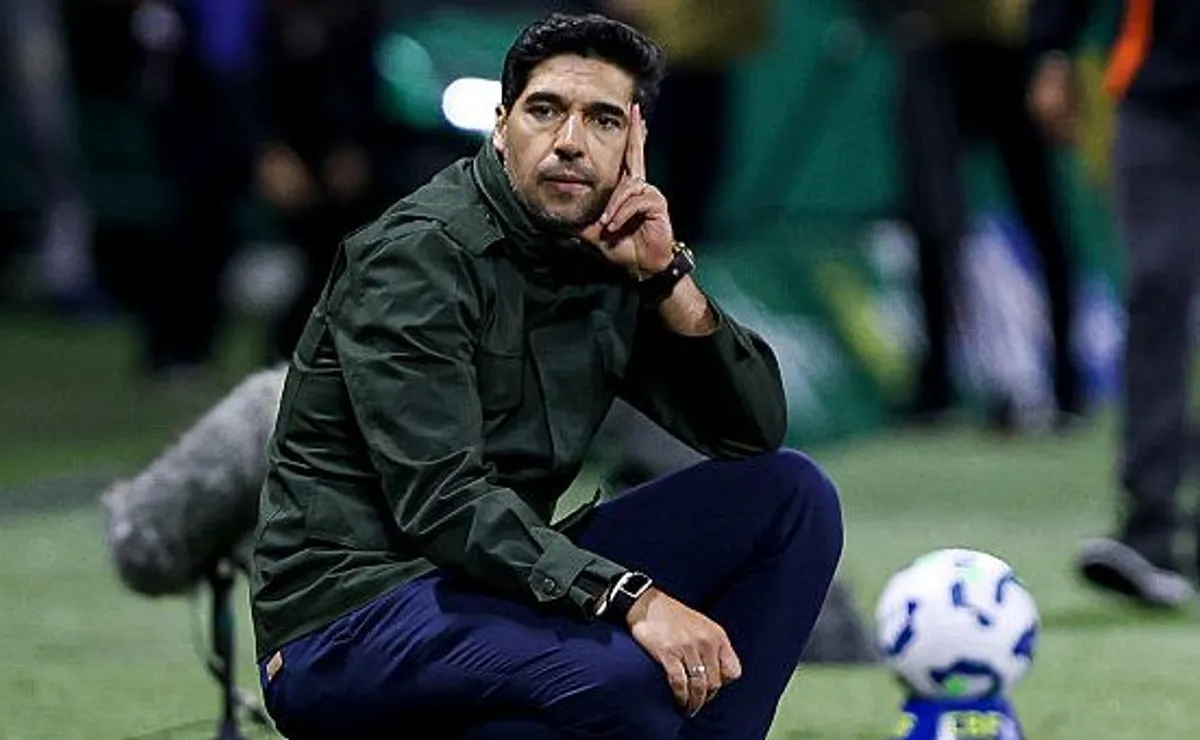 Abel Ferreira no banco: alívio para o Palmeiras em meio a desafios cruciais na reta final