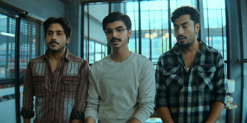 Chaar Yaar 2026 WebRip Season 1 [Hindi] 480p 720p ESub Screenshot