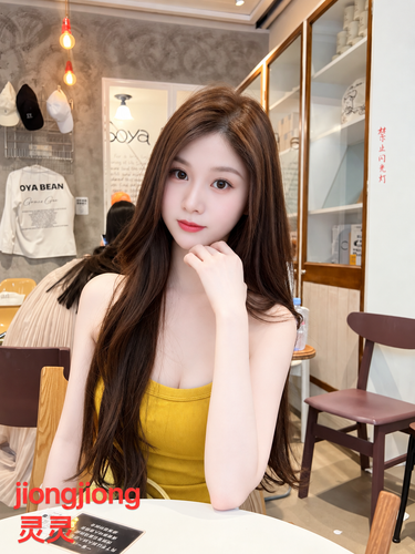 Pale Portrait in a Cosy Café.2