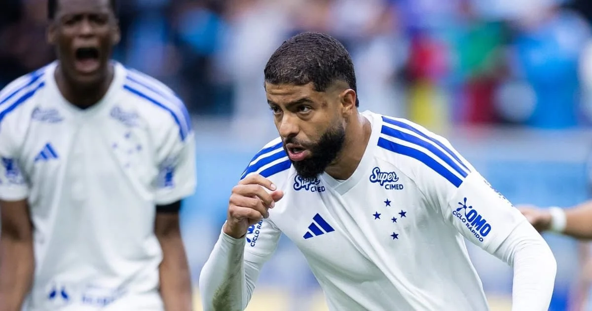 João Marcelo revela foco de Artur Jorge em defesa atuante e futuro promissor do Cruzeiro