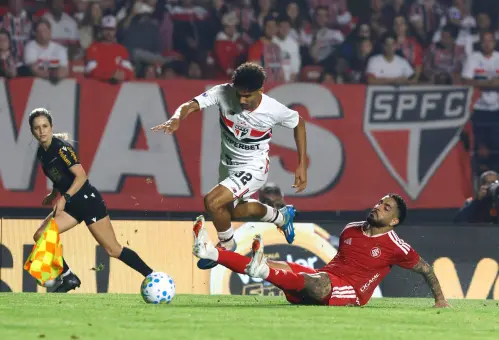 Lateral do São Paulo é cotado na Seleção Brasileira