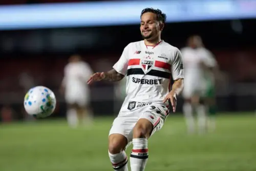 Enquete: o São Paulo deveria manter Artur para 2027?