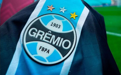 Preocupação: Ex-volante do Grêmio sofre infarto e fica internado na UTI
