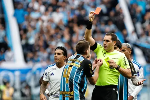 Punição divulgada: Kannemann é suspenso pelo STJD e desfalca o Grêmio