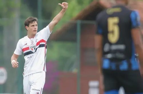 Nova promessa: João Costa se destaca no sub-20 e aguarda Copinha