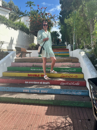 Gabriele Kleid an den Agatha Christie Steps.1