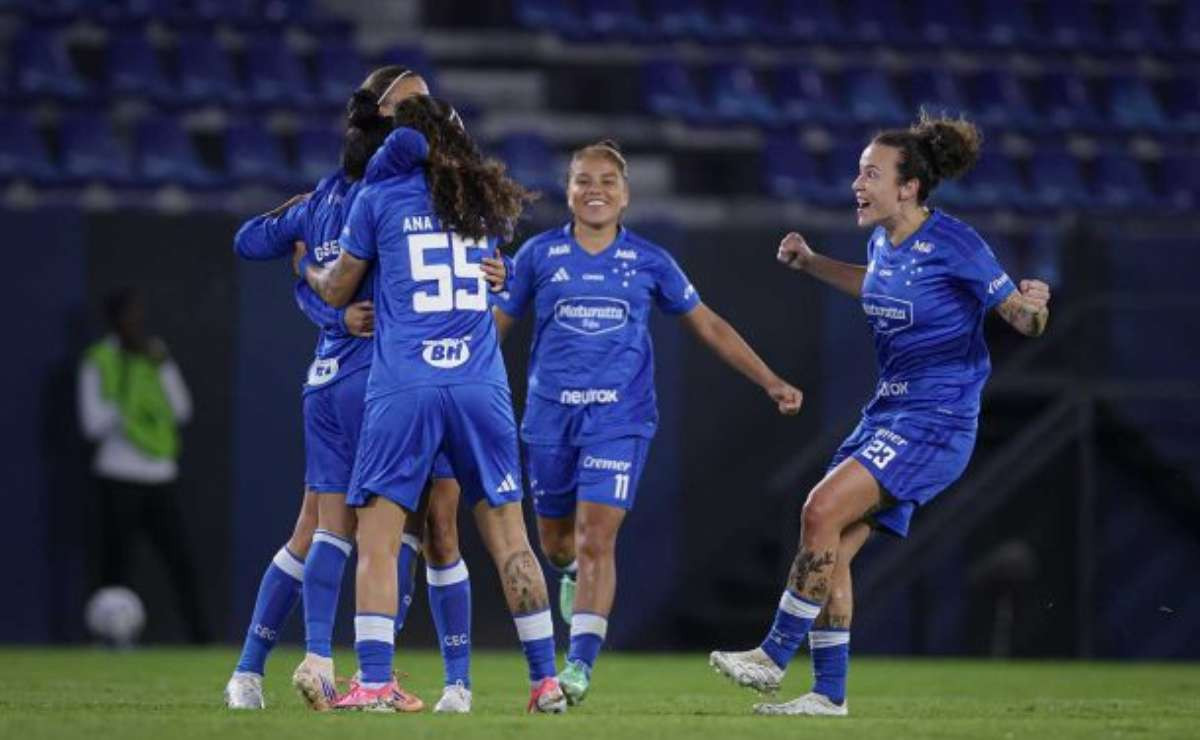 Cruzeiro fecha fase de grupos da Libertadores com 100% de aproveitamento após atropelar Olimpia em Quito