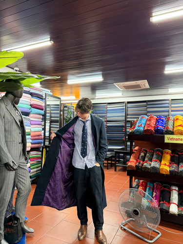 hoi an vietnam tailors.jpg