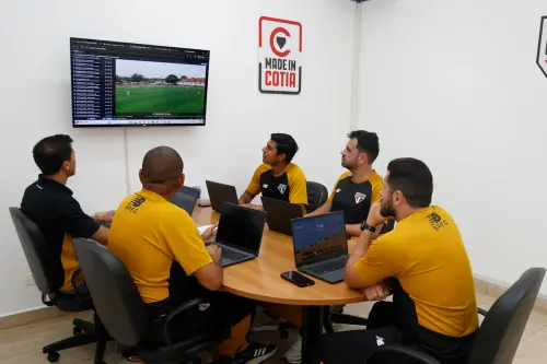 Scout do São Paulo analisa 4,3 mil atletas e revoluciona captação em Cotia