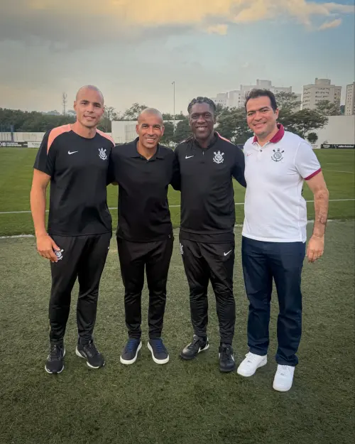 Corinthians tem visita de ídolo em segundo treino com Seedorf