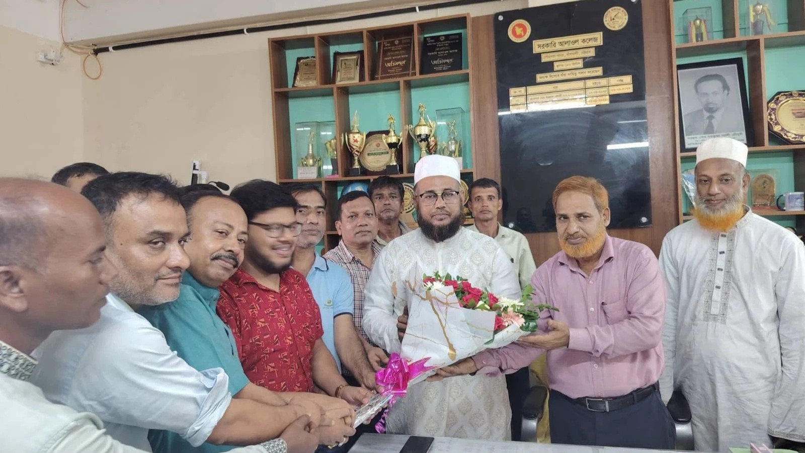 বাঁশখালী সরকারি আলাওল কলেজ পরিদর্শন ও শিক্ষক-শিক্ষার্থীদের সাথে মতবিনিময় করেছেন সংসদ সদস্য অধ্যক্ষ জহিরুল ইসলাম