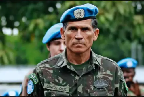 General Santos Cruz  DESMASCARA  O BOLSONARISMO:  “Não é direita, é vigarice”!