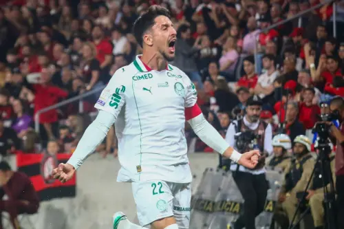 Baita vitória! Palmeiras impõe sua força e controla o Athletico-PR em vitória