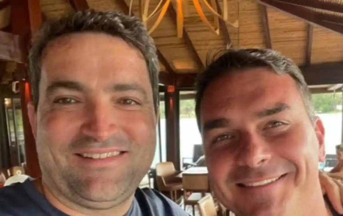 Bomba! PF aponta que Willer Tomaz de Souza, amigo de Flávio Bolsonaro, recebia decisões sigilosas do STJ e vazamentos do MPF!