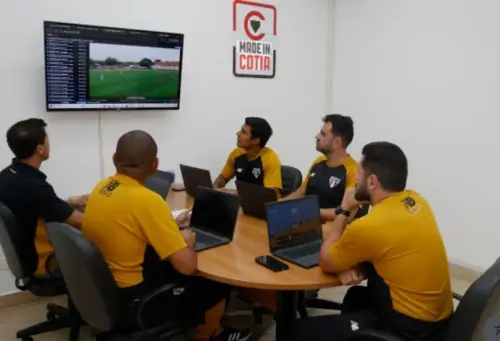 De olho em reforços! São Paulo acompanha 4,3 mil jogadores no mercado