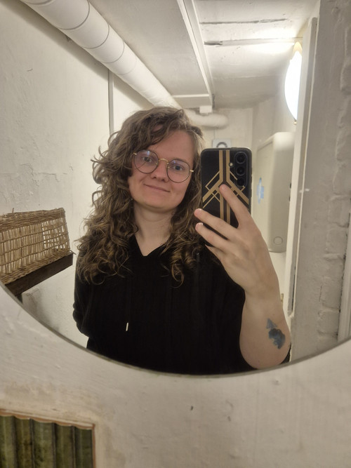 Scotland bathroom mirror selfie.jpg