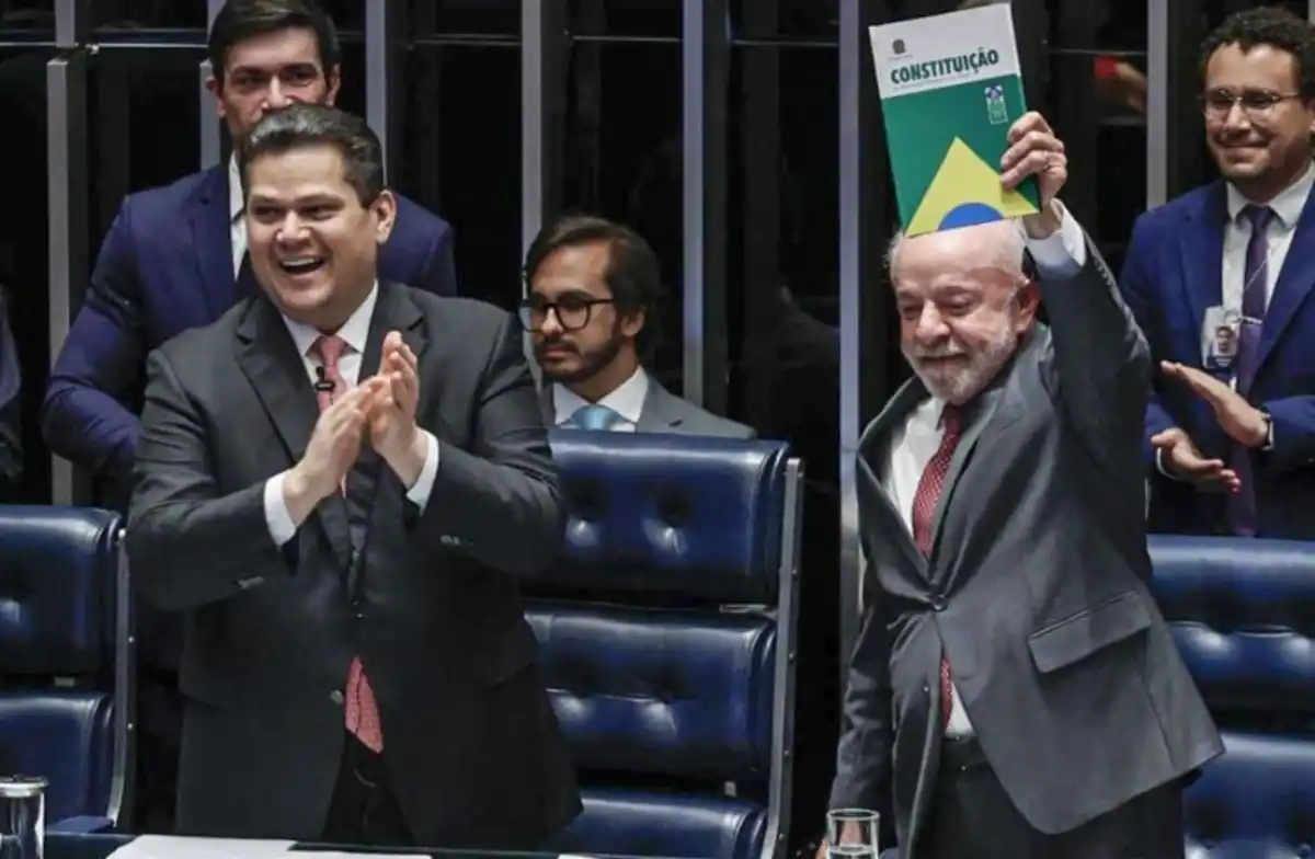 Vitória histórica do povo! Fim da escala 6x1 bate recordes nas redes e mobiliza apoio popular