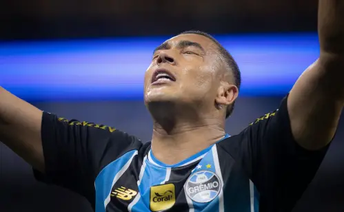 Mudança no ataque: Pressão na tabela força Grêmio a se reinventar