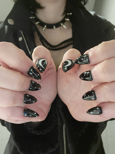 spa goth nails by crystalmance dn3w3iz 414w 2x.jpg