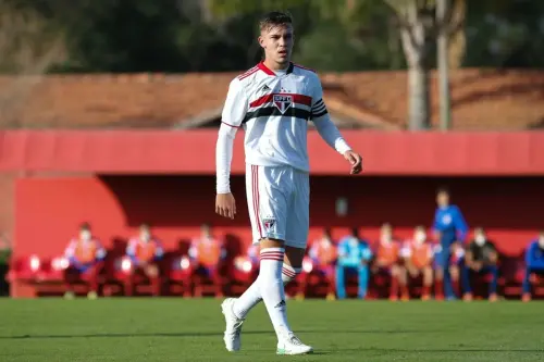 Negrucci se destaca em empréstimo e deve ganhar oportunidades no São Paulo