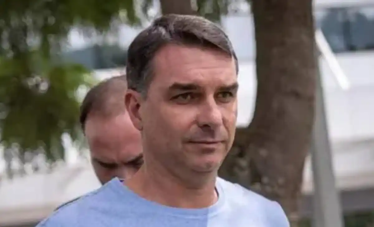O povo reage! Panelaço contra Flávio Bolsonaro mobiliza São Paulo e Rio durante sabatina