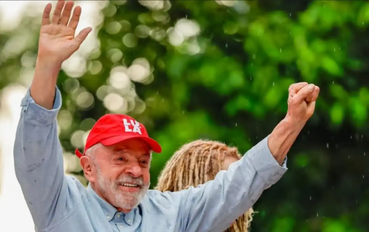 Lula sobe, Flávio despenca e pesquisa Ipespe mostra virada histórica a caminho no 2º turno